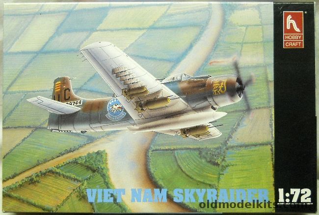 Hobby Craft 1/72 A-1H / AD-6 Skyraider Vietnam - South Vietnam Air Force 514 FS 23 TFW 1966 / South Vietnam Air Force 83 SOG Tan Son Nhut 1965, HC1367 plastic model kit